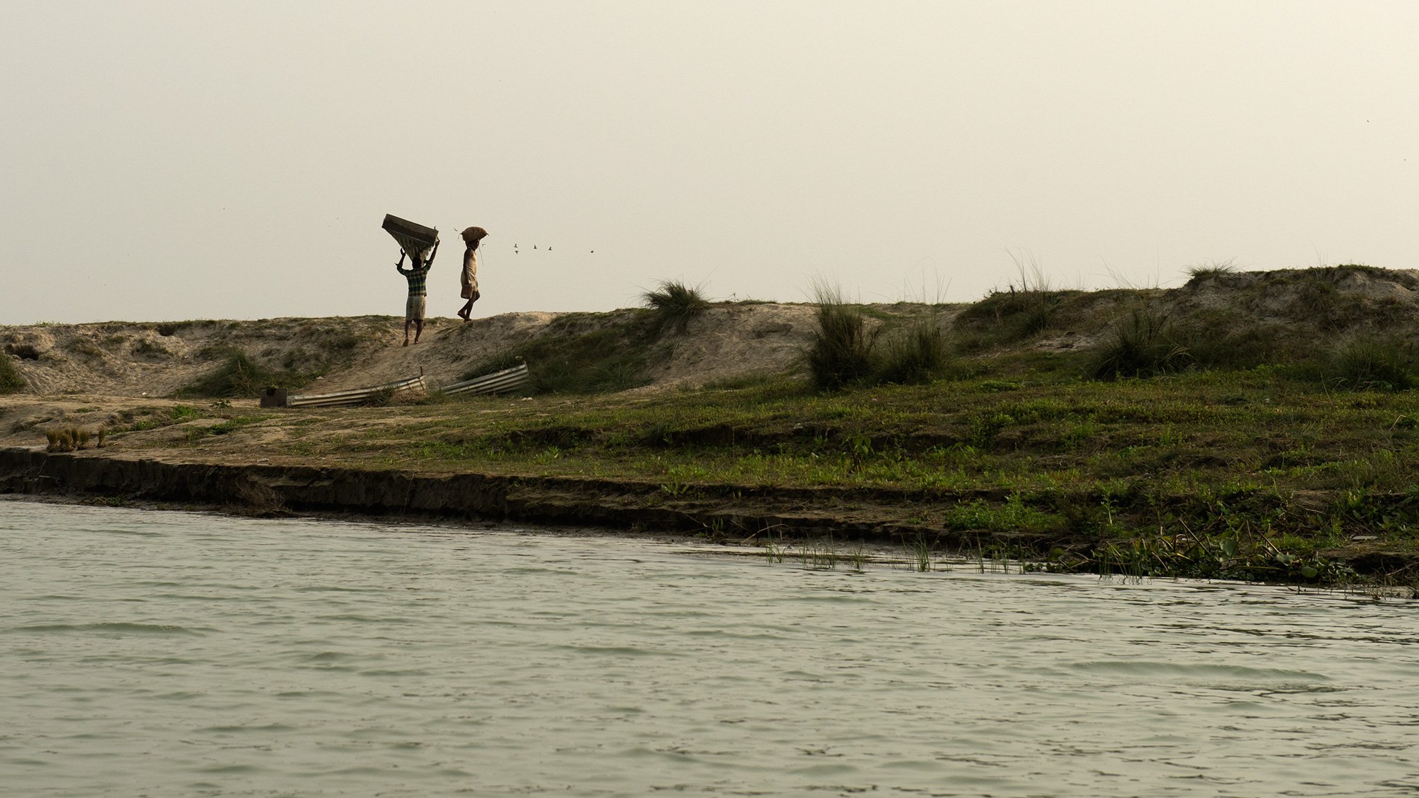 <p>Much of Bangladesh’s salinity problem seems to be linked to the Farraka barrage, which went into operation in 1975 (Photo by Arati Kumar-Rao)</p>
