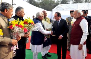 <p>Modi and Hollande lay the foundation stone of the International Solar Alliance headquarters in Gurgaon, Haryana. (Courtesy: Press Information Bureau, Government of India) </p>