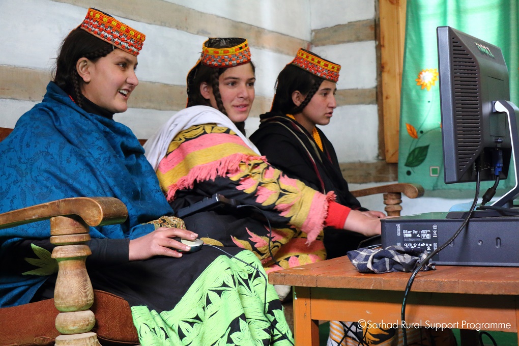 <p>Electricity from micro hydropower projects powers computers in Chitral [image by Sarhad Rural Support Programme]</p>