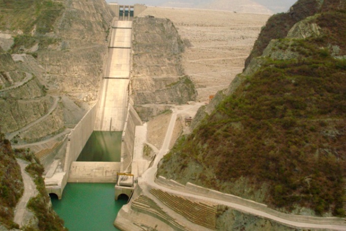 <p>Abnormally low levels of water have brought down the energy content of Tehri dam to just 205 million units (MU) from the earlier 1,921 MU [image by Arvind Iyer]</p>