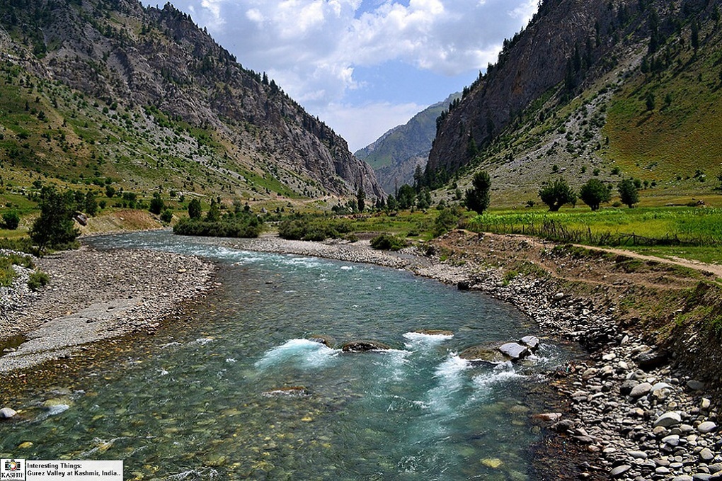 <p>The idyllic Gurez valley through which the Indus flows in J&#038;K [image by Kashif Pathan/Flickr]</p>