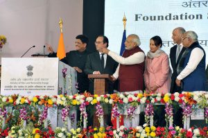 <p>Indian Prime Minister Narendra Modi and French President François Hollande at the inauguration of the International Solar Alliance secretariat [image by: Government of India]</p>
