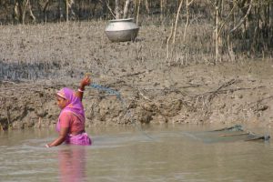 <p>River water is life itself for the poor in the Sundarbans [image by Jody Valente]</p>