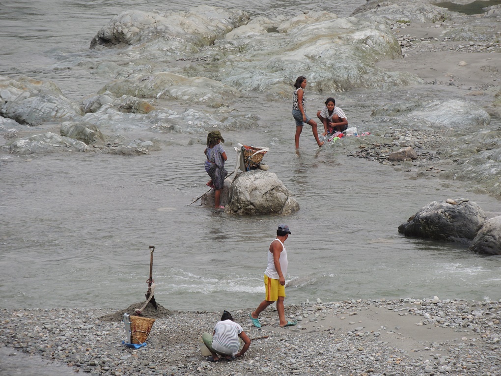 <p>The limited water in the Teesta as it exits Sikkim and enters West Bengal [image by: Jayanta Basu]</p>