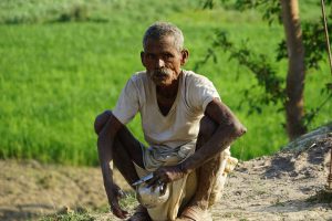 <p>Shatrughan Rai, who built his own embankment, in the face of government indifference and nature&#8217;s fury [image by: Alok Gupta]</p>