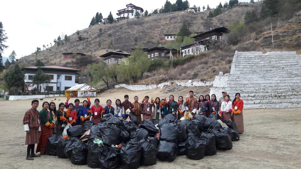 Bhutan volunteers collecting waste