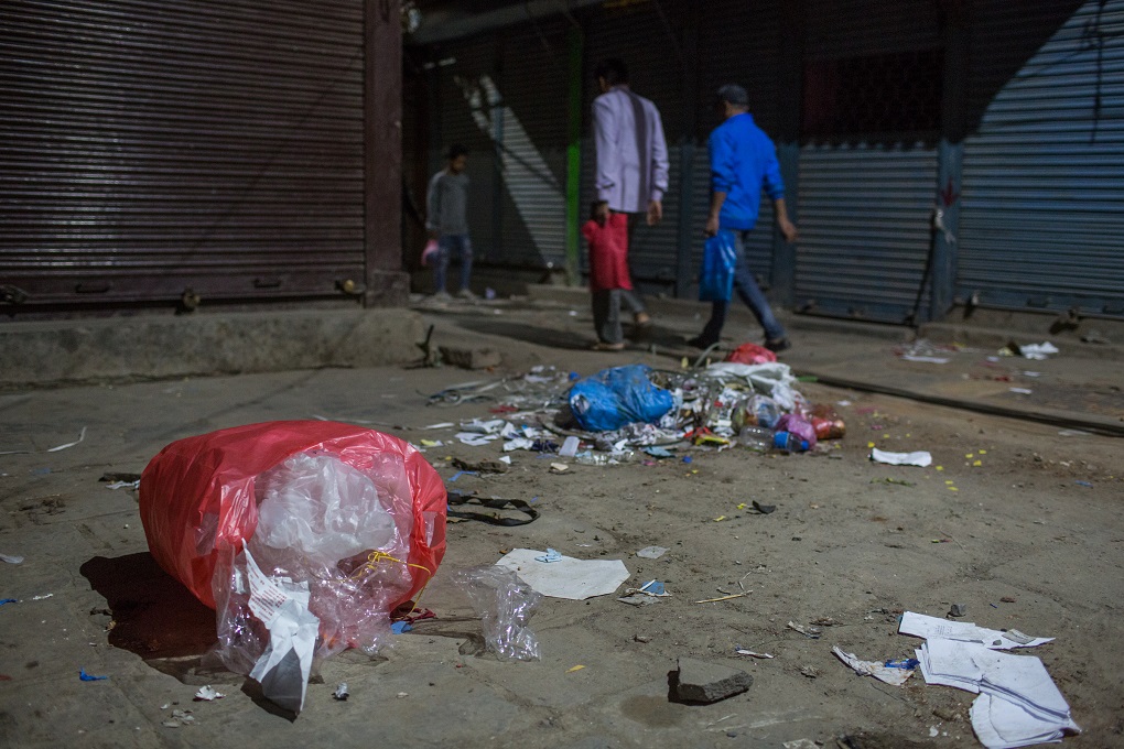 plastic waste along the streets of South Asia