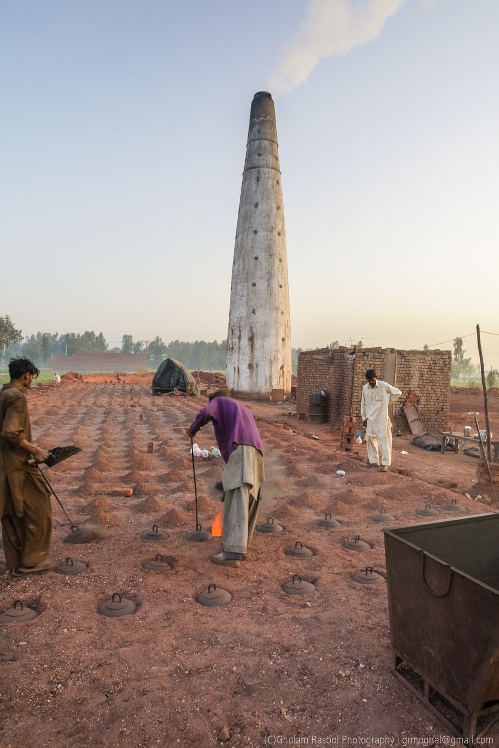 Labourers working at the brick kilns in Punjab, Pakistan  [image by: Ghulam Rasool]