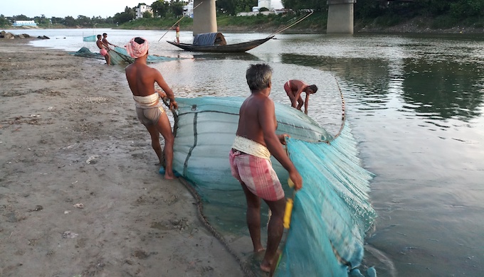 Many fishermen of the Atreyee, Mahananda and Teesta rivers have migrated to other states in search of new livelihoods