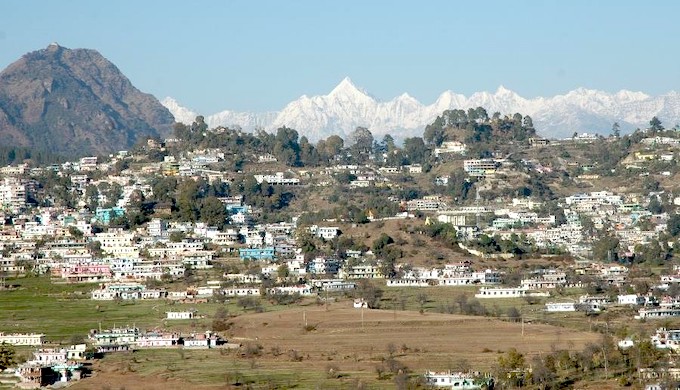 A view of Pithoragarh  [image by: Vipin Gupta]