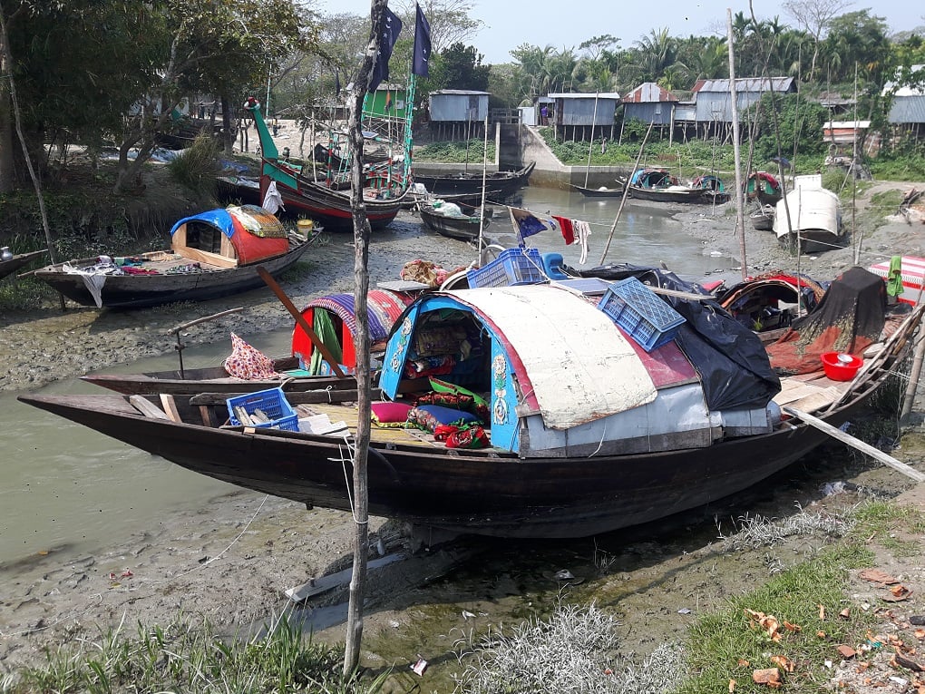 boats made into homes Bhola