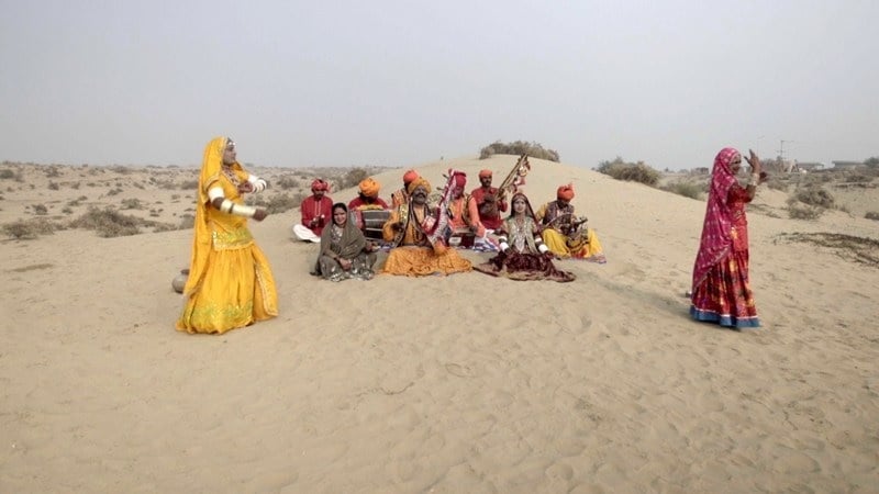 Pakistani musicians perform in the desert  [Video still courtesy: Indus Blues]