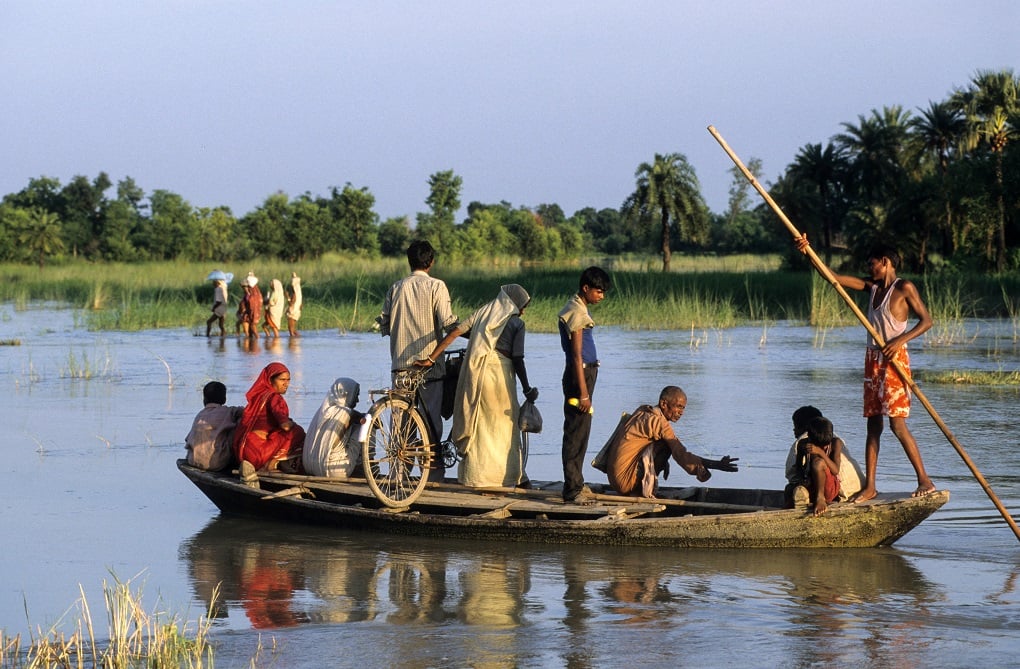 Boat in Bihar ferrying people to safety after floods [image: Alamy]