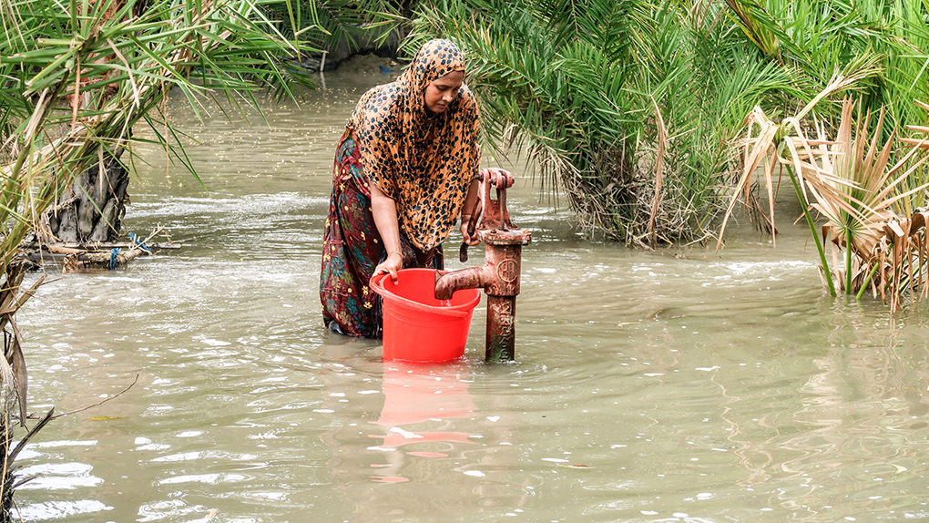Bangladesh cyclone drinking water
