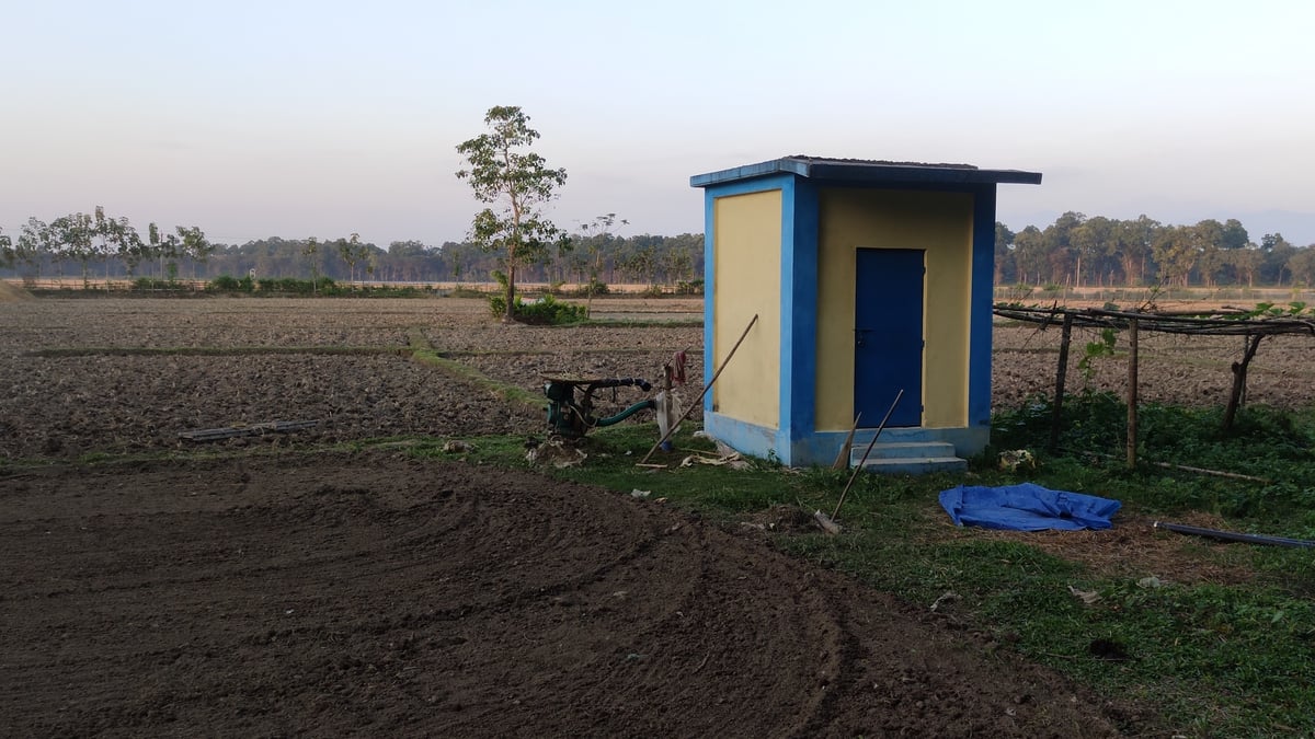 Pump house installed at Uttar Chakaokheti [image by: Gurvinder Singh]