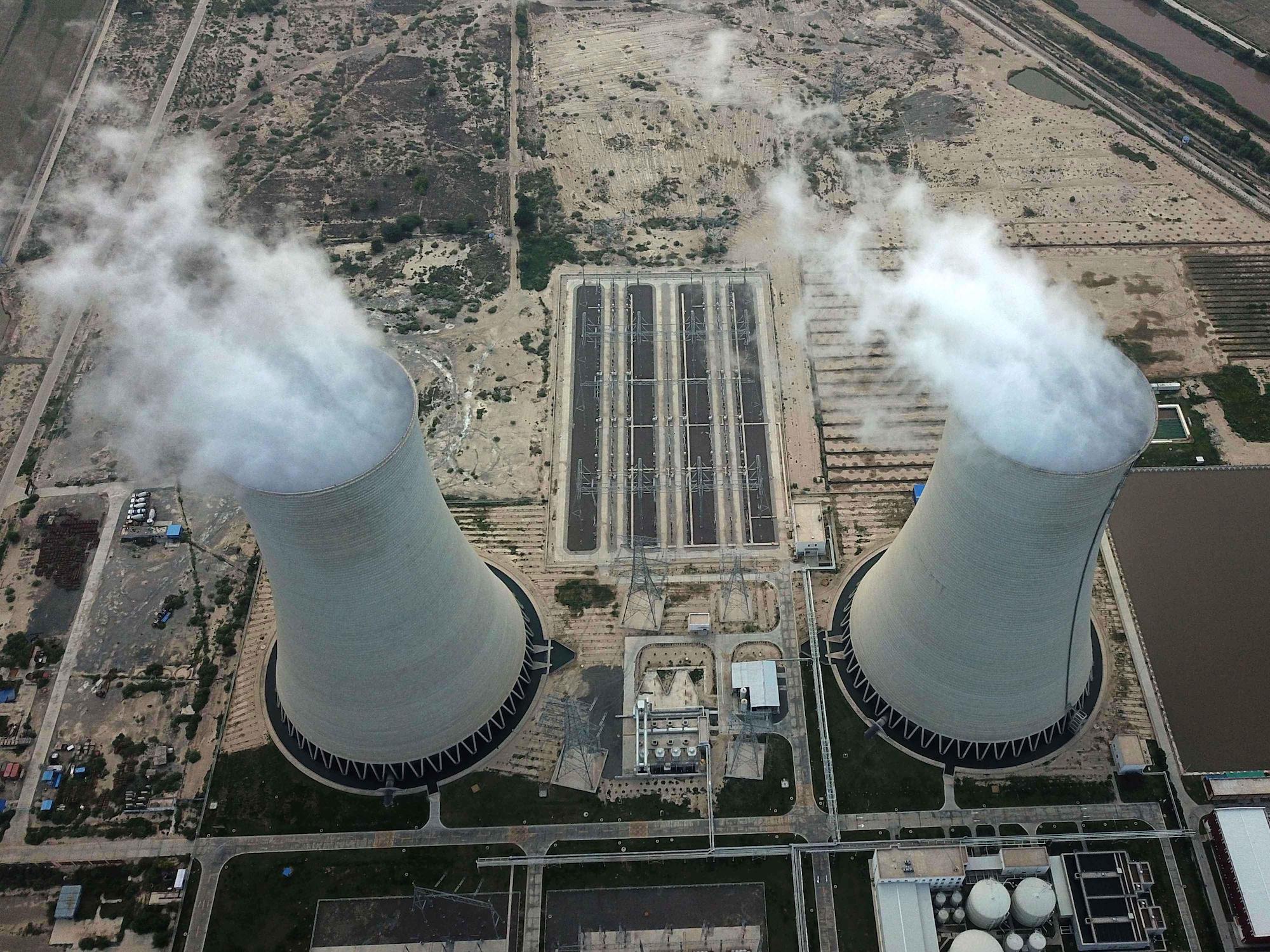 <p>This picture shows the Sahiwal coal power plant, built as part of the China-Pakistan Economic Corridor [image: Alamy]</p>