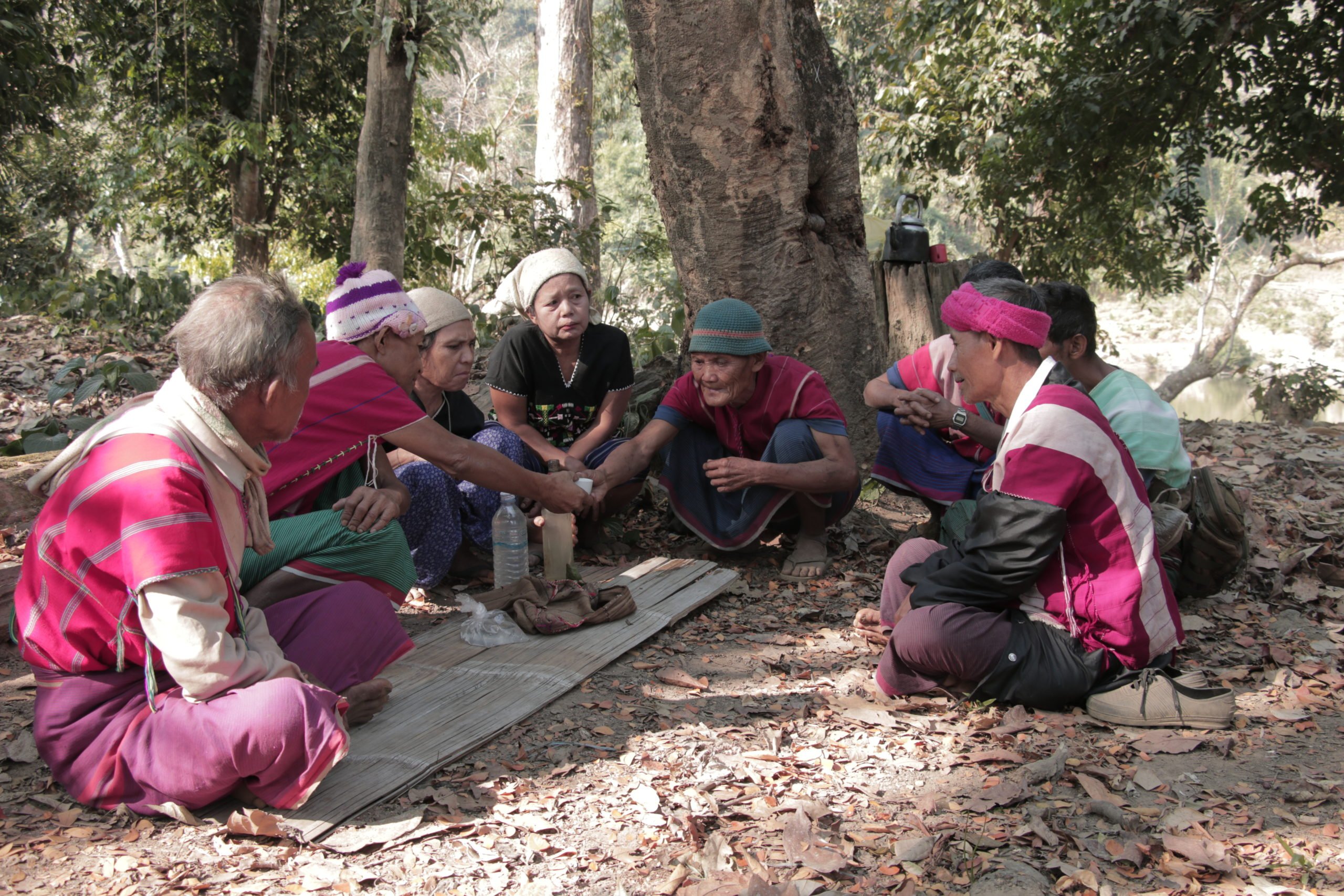 Elders perform traditional prayer ceremony before the election of representatives for the Salween Peace Park Governing Committee begin (Image: Saw Soe Doh / Karen Environmental and Social Action Network)