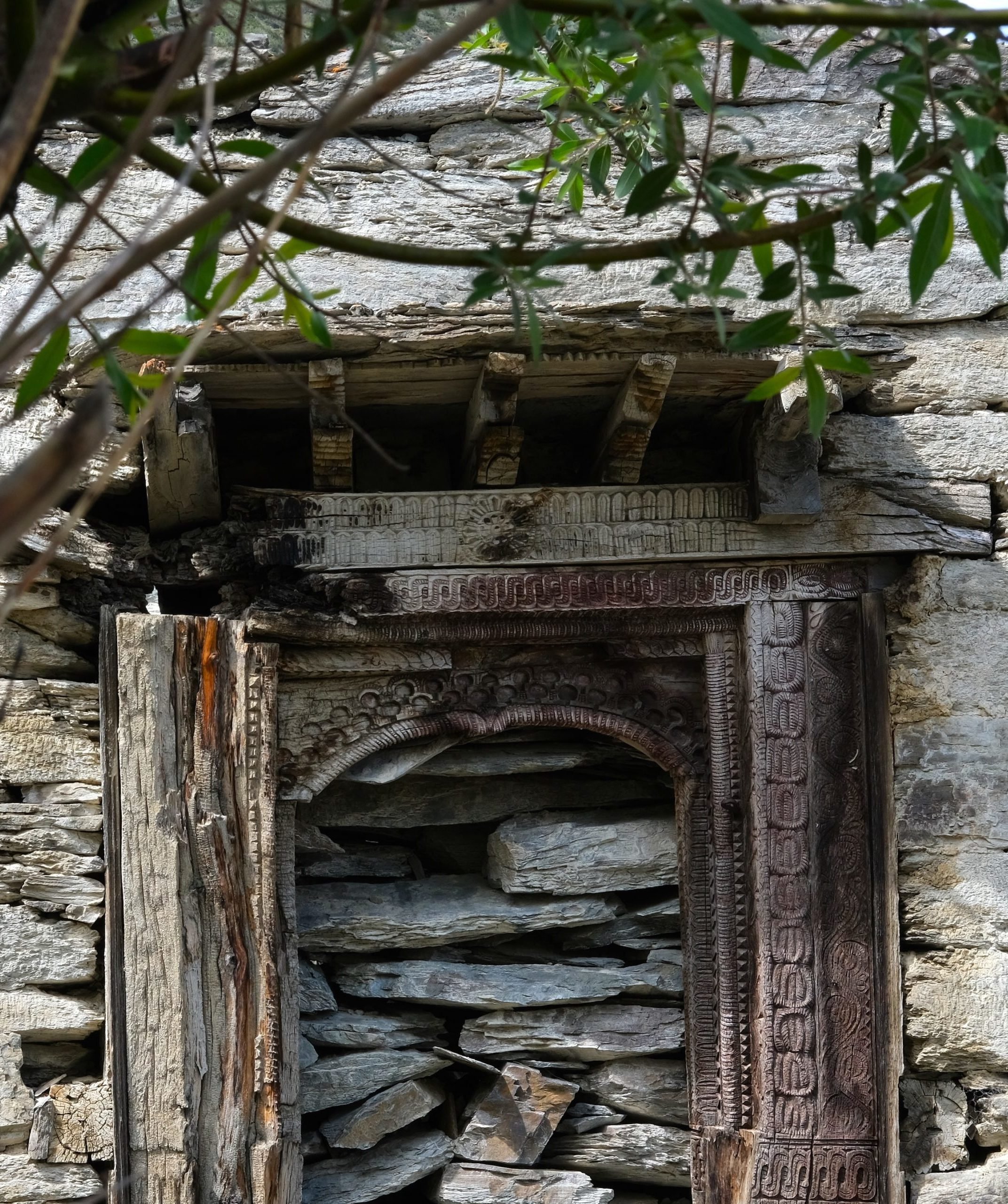 A doorway in an abandoned house in Milam