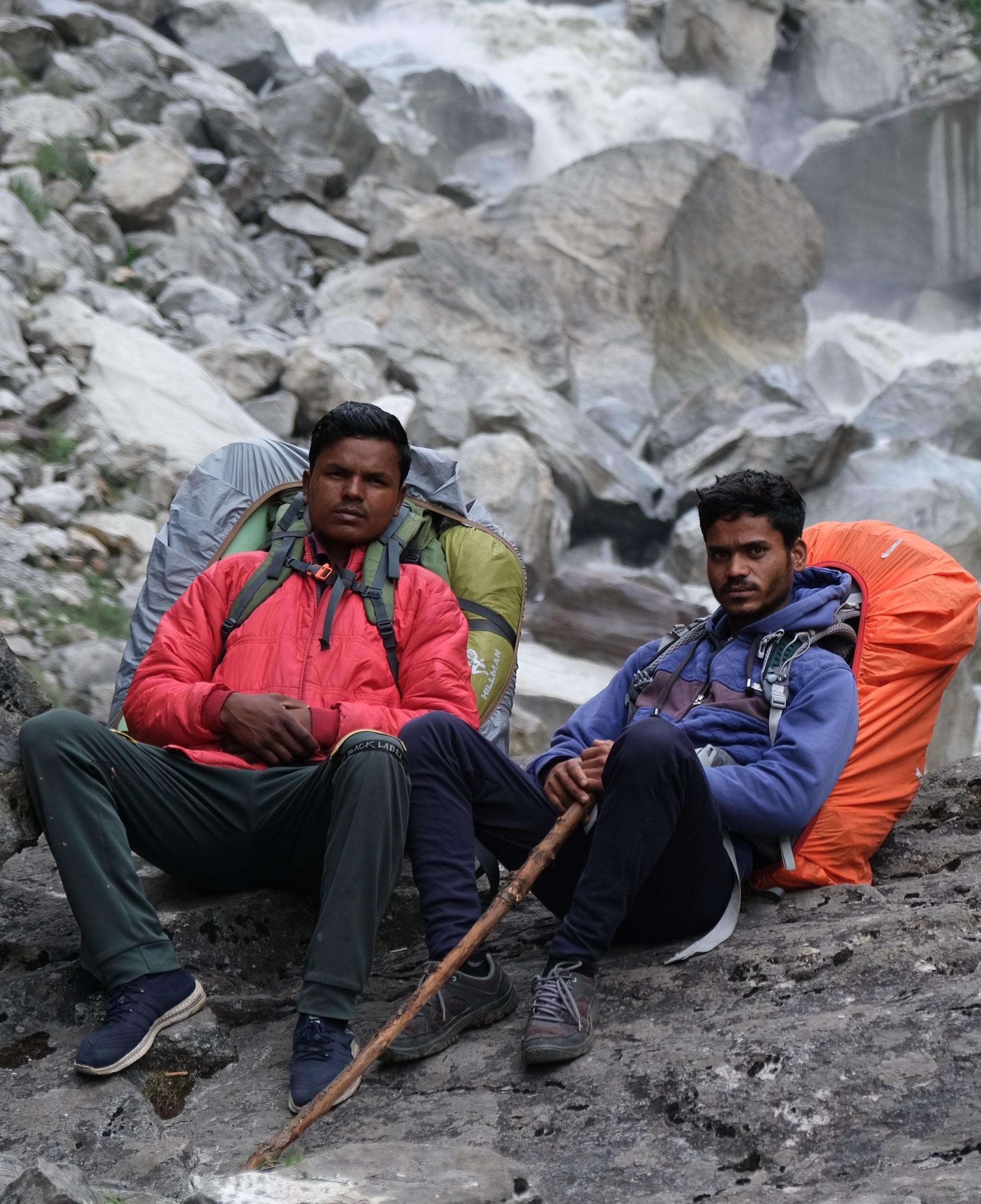 the state government’s Public Works Department maintaining roads in upper Johar, and also as porters and guides in their spare time. Photographed near Mapang village in the Johar Valley in May 2022. 