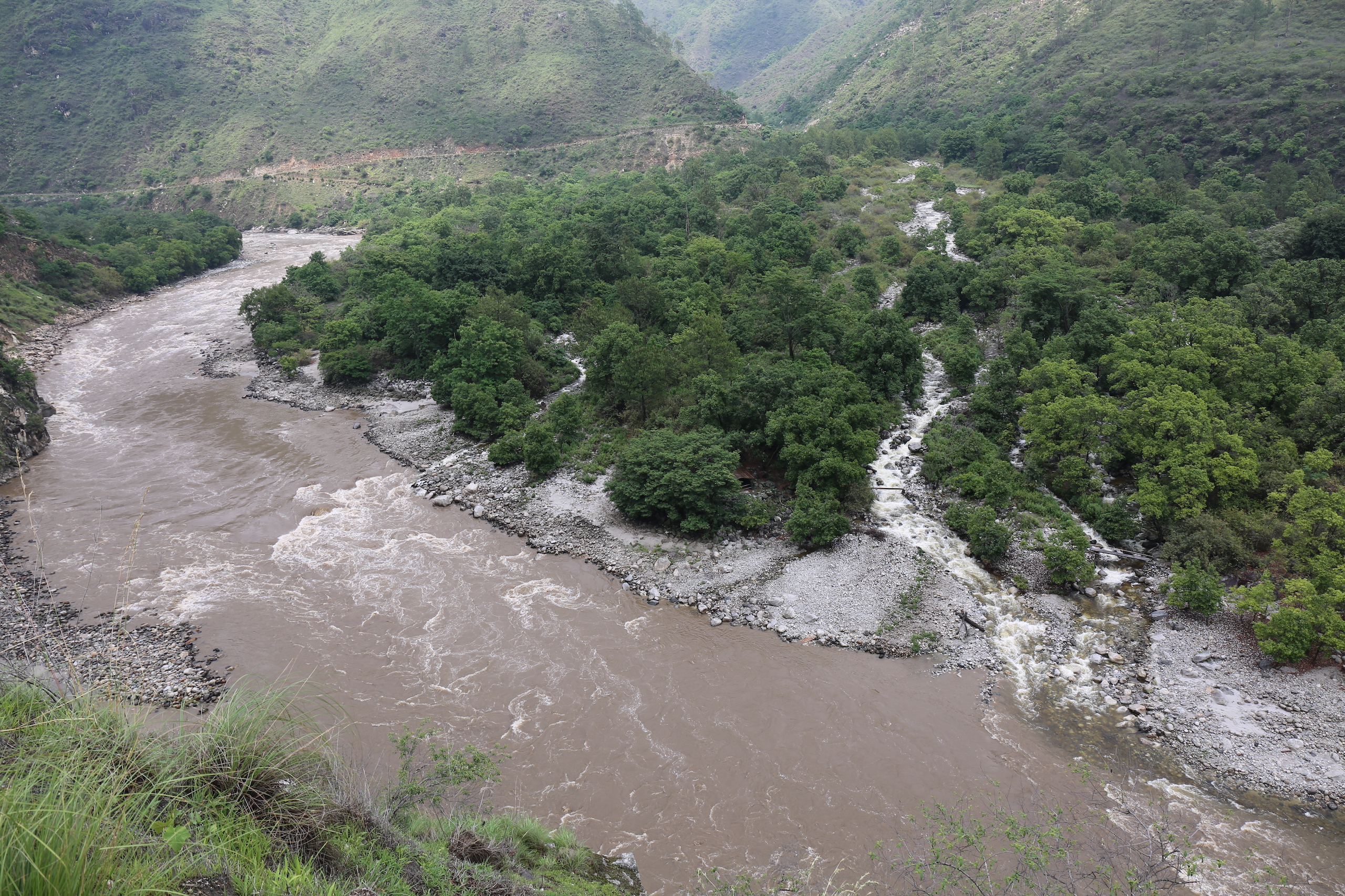 <p>In the course of its journey, more than 75 major tributaries flow into the Yarlung Tsangpo-Siang-Brahmaputra-Jamuna River (Image: Ganesh Pangare)</p>