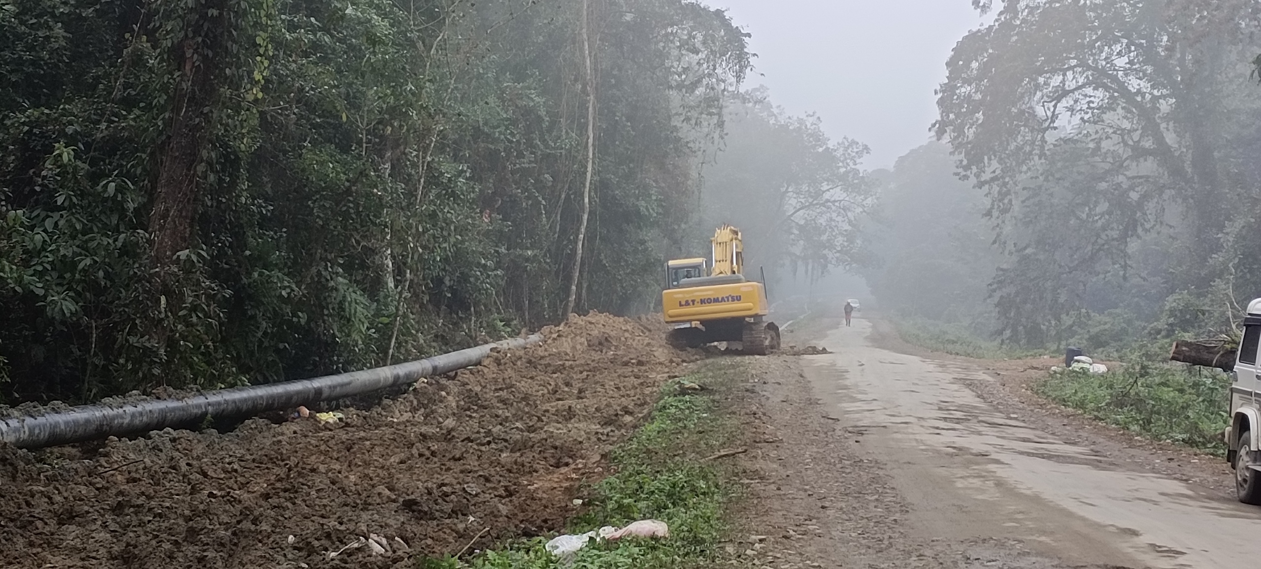 Pipeline being laid in Digboi-Duliajan stretch4