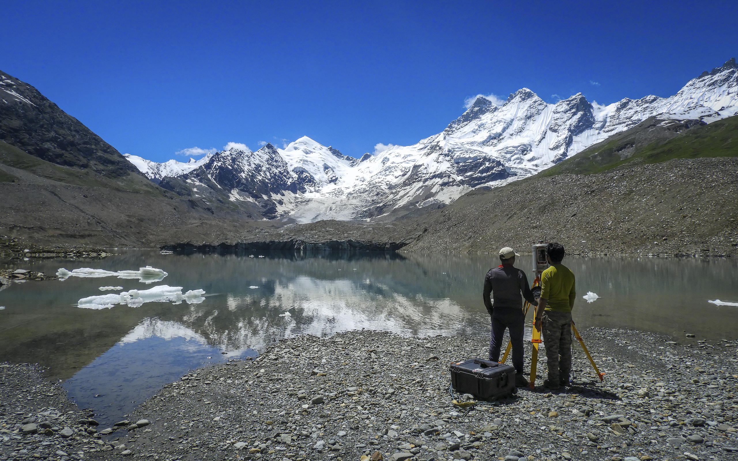 Glaciologists monitoring the changes in the Gepang Gath Glacier 