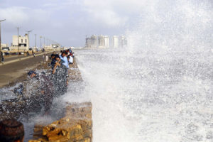 <p>High tides and strong winds lash Karachi, Pakistan, on 14 June 2023, ahead of Cyclone Biparjoy&#8217;s landfall (Image: Asianet-Pakistan / Alamy)</p>