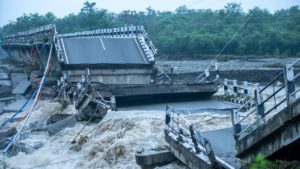 <p>Climate change is making rainfall more intense and erratic in the Hindu Kush Himalayan region, and communities need better information on how to deal with the possible impact (Image: Alamy)</p>
